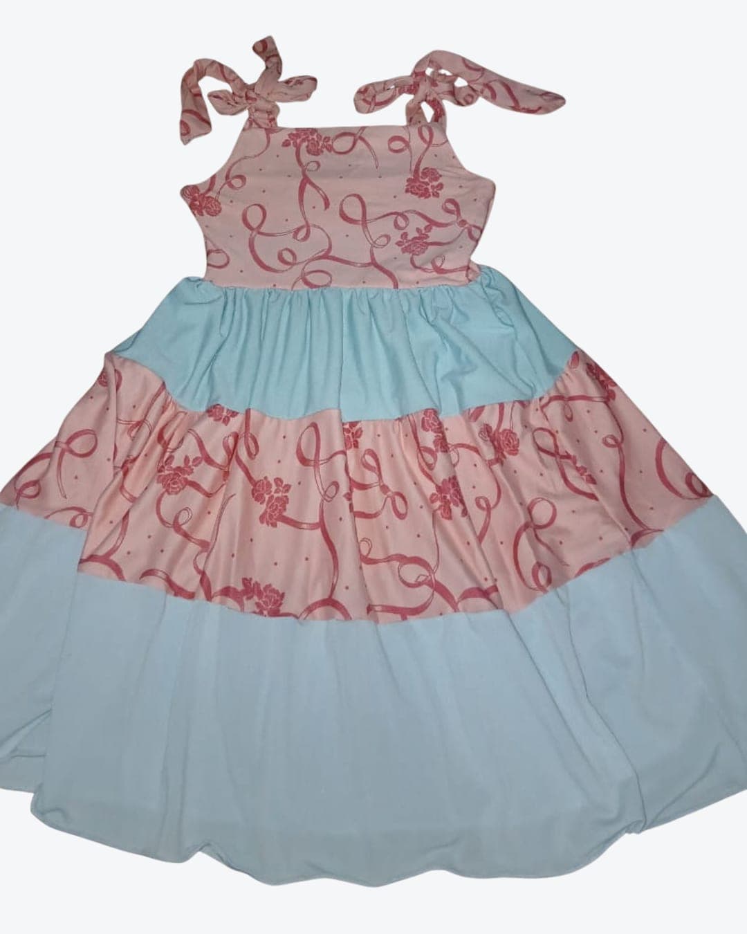 Vestido longo ombro único em malha, estampa folhagem preta